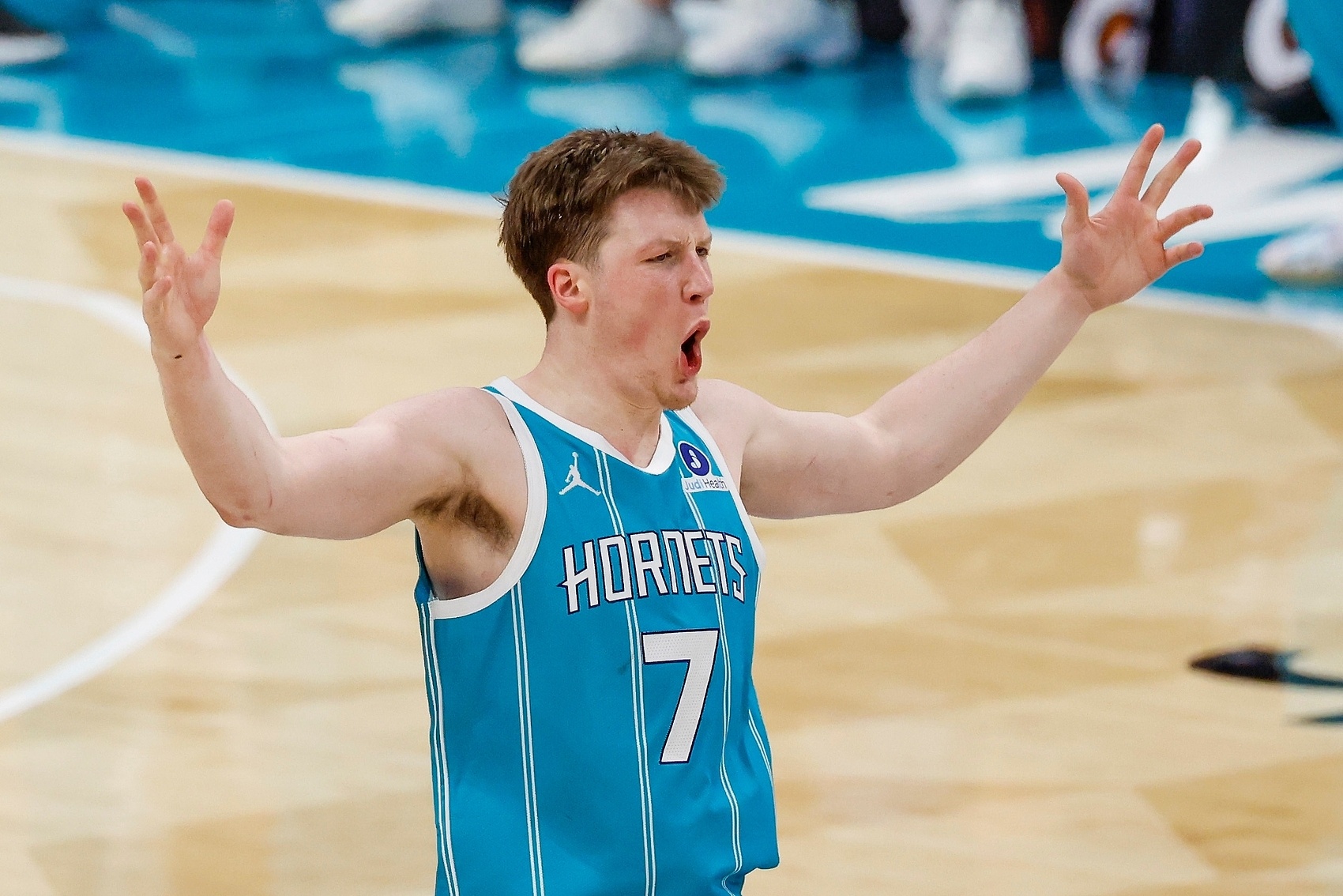 2026世界杯投注-豪取六连胜！解说：黄蜂有些势不可挡 克尼佩尔彻底改变球队气质